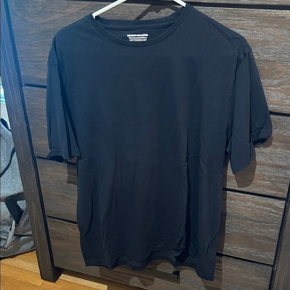 Amazon Essentials Men's Black Short Sleeve Tee